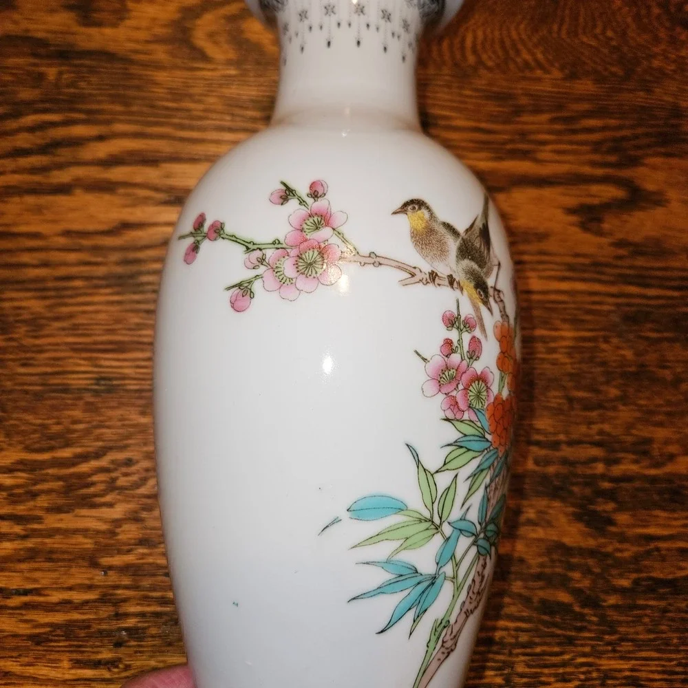 Vintage Jingdezhen Chinese Porcelain Bud Vase Birds and Flowers White 10‎ Inch